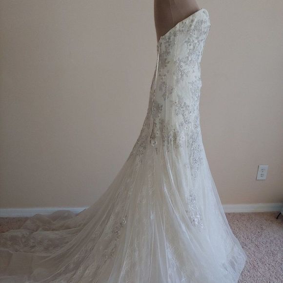 Exquisite Liancarlo New Wedding Dress Style# 6814 - Picture 2 of 5